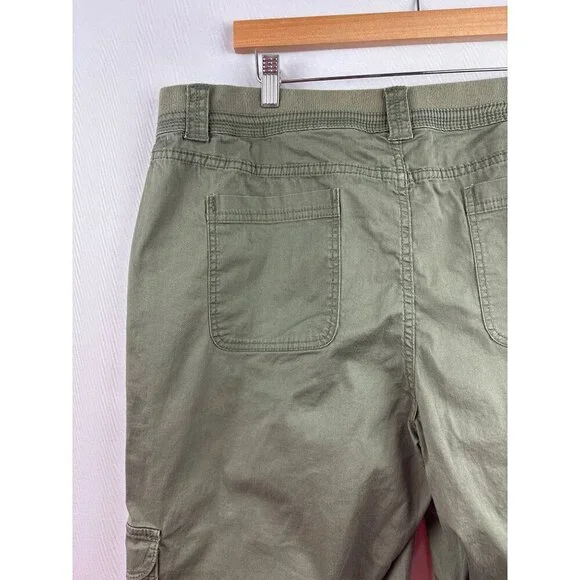 Women’s Style&Co Size 16 Army Green Capri Cargo Pants - Picture 4 of 5